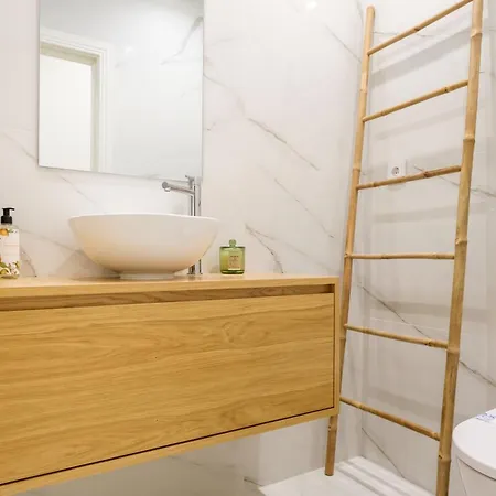 Art Deco 12 Luxury 2br Downtown Metro Ac Apartment