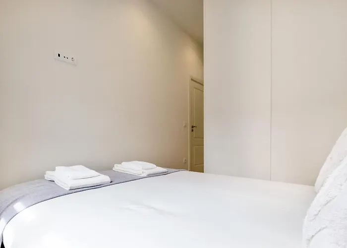 Art Deco 12 Luxury 2br Downtown Metro Ac Lägenhet Oporto